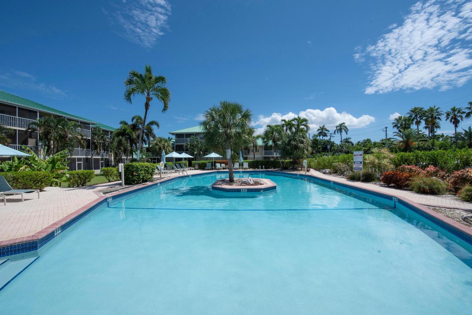 Plantation Village #37 Condo Seven Mile Beach Exterior photo